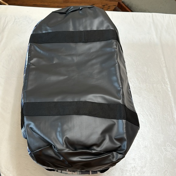 JanSport 72 LITER DUFFEL - Blue Haze Plaid - Picture 10 of 16